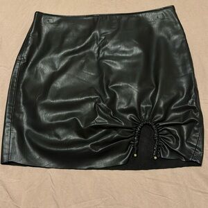 ZARA FAUX LEATHER MINI SKIRT BLACKK SIZE SMALL NWT